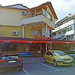 Miramar 10 Апартаменти *